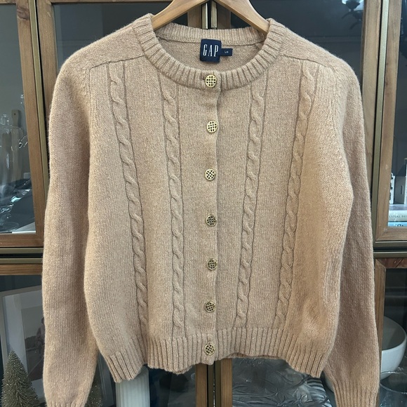 Vintage Gap Cable Knit Sweater - Picture 3 of 10